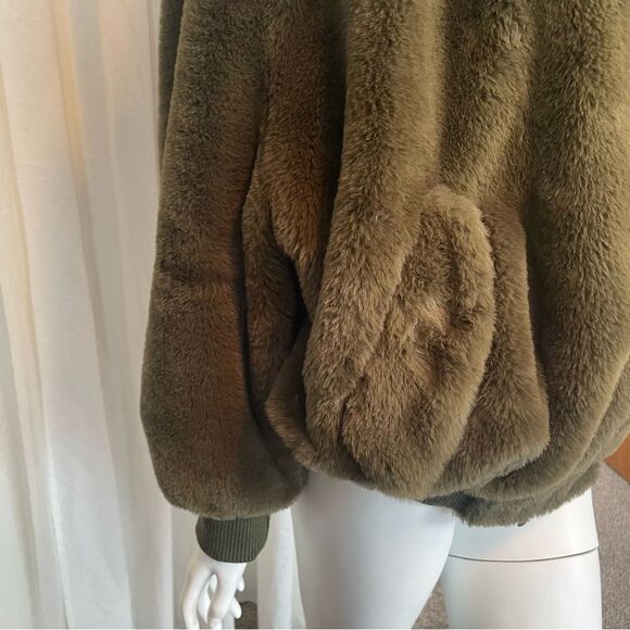 History Repeats by Michele Rossi Green Faux Fur Bomber Made in Italy Size 38 - Picture 3 of 10